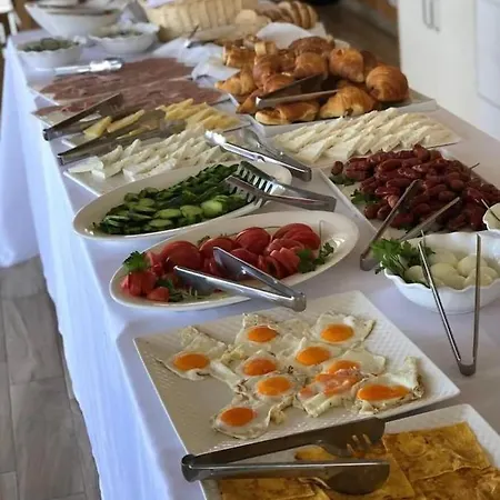 B&B Ksamil 住宿加早餐酒店 卡萨米尔